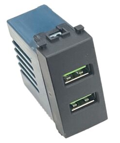 Serie Civile ETTROIT Nero Compatibile Con Vimar Arke (Presa Doppio USB A)